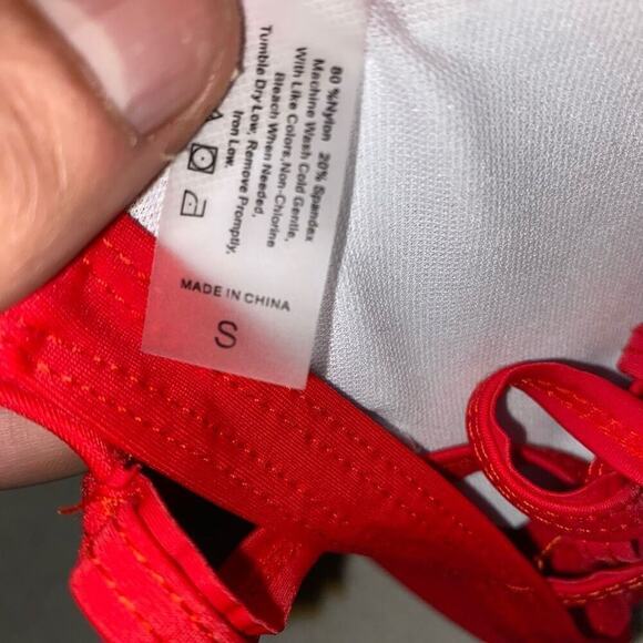 Red Peek-A-Boo Bikini Swimsuit Top | Sz S - Picture 2 of 3
